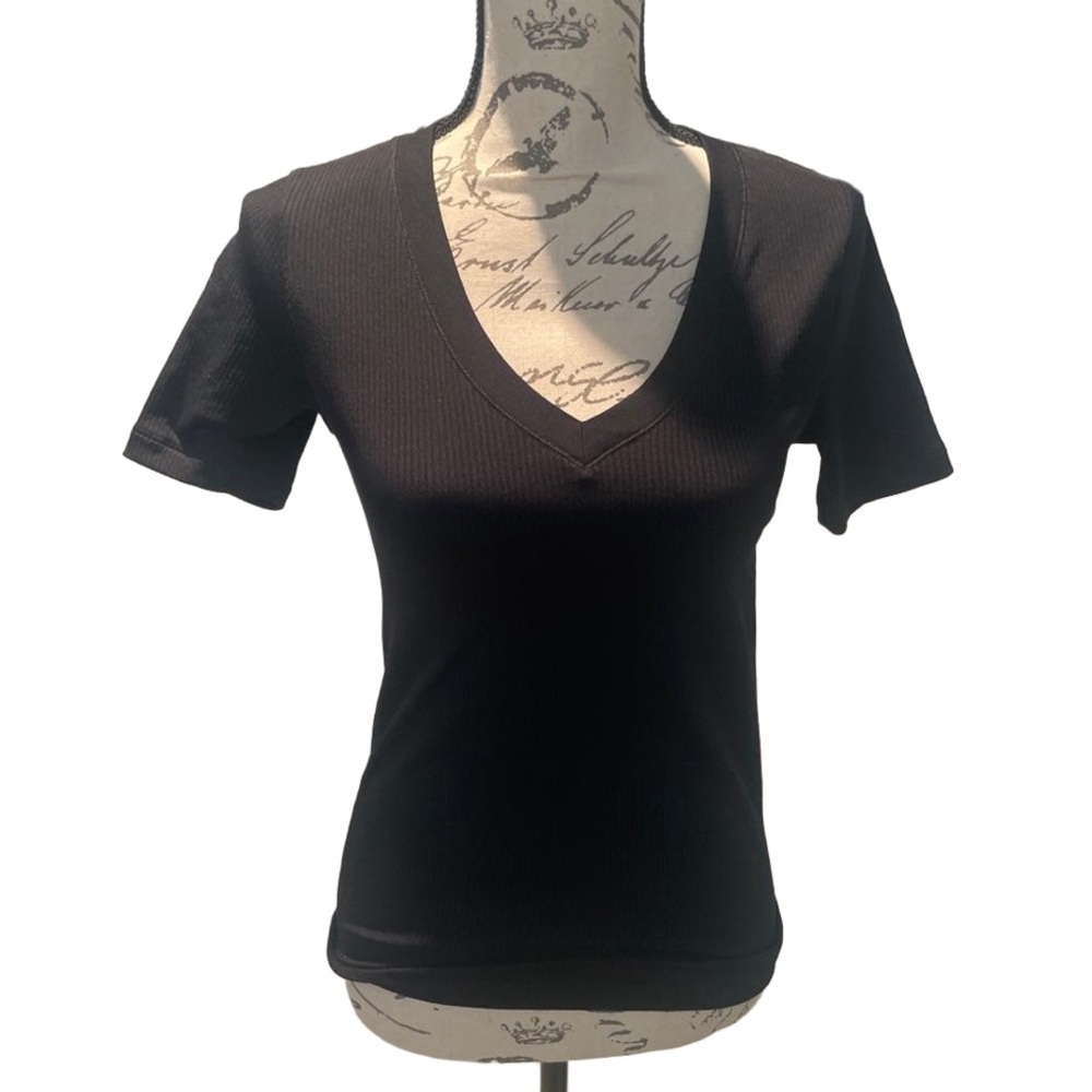 ATHLETA BLACK SHORT SLEEVE TSHIRT